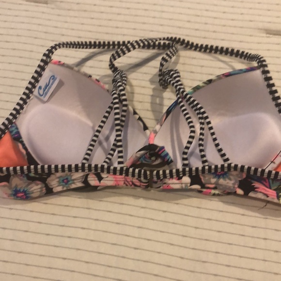 Bundle swim Victoria secret and California waves size L and XL - Picture 4 of 8